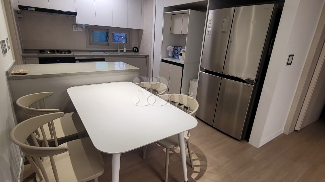 New 3-room apartment with full options near U 5th image