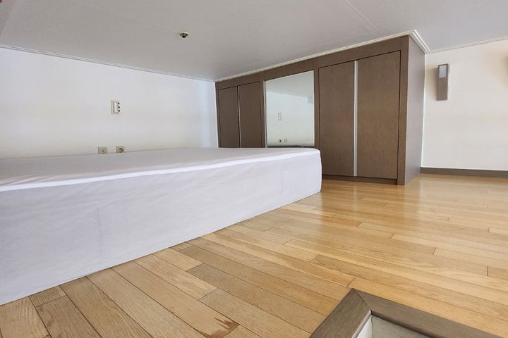 30-second walk to Gangnam Station, duplex stu 11th image