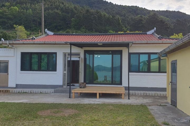 바다뷰 잔디마당 시골집 1번째 이미지