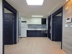 Neat two-room apartment in Doksan-dong 1th image