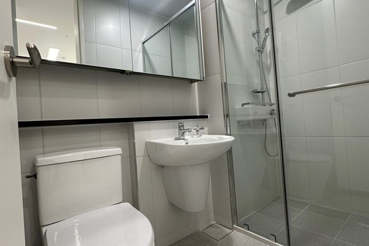 Newly built spacious two-room unit; parking a 11th image