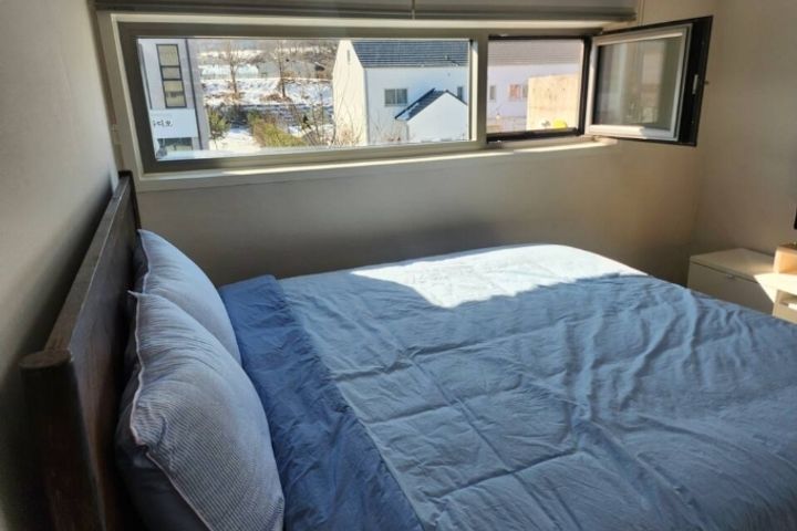 Spacious and comfortable private room. 4th image