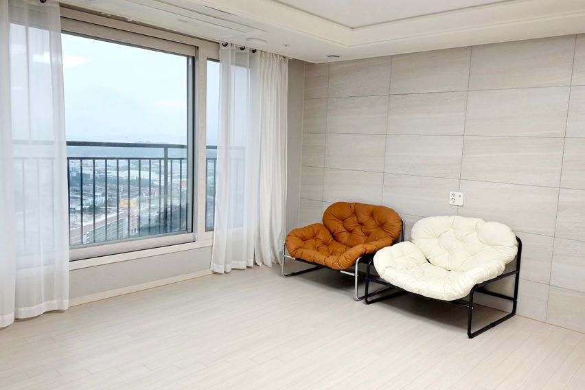 뻥뷰 탑층 3룸 2화 0번째 이미지