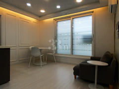 House in front of Balsan Station Park 6th image