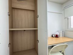 Mini-room with an exterior window and good ve 6th image