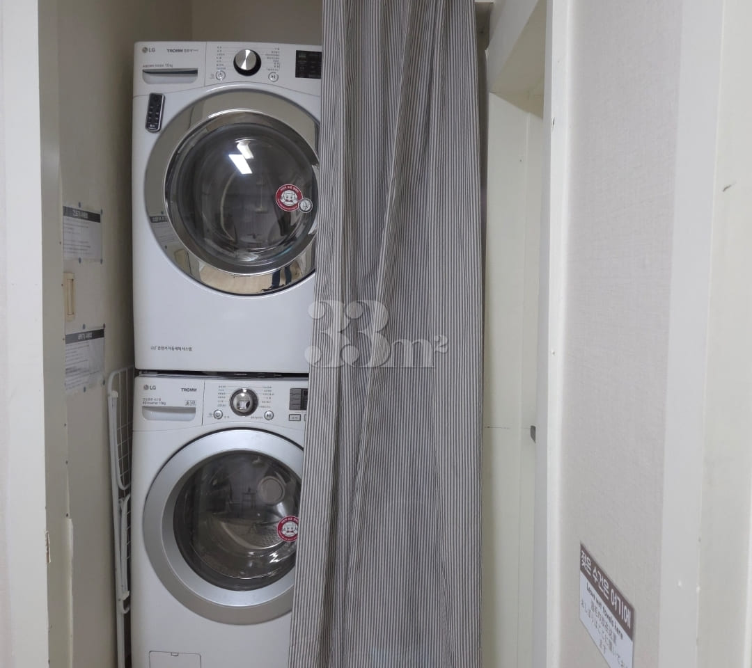 3 minutes from Hapjeong Station, Hongdae, Man 16th image