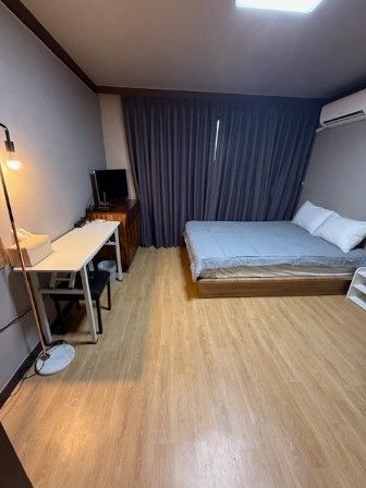 Three-room unit (cooking facilities available 1th image