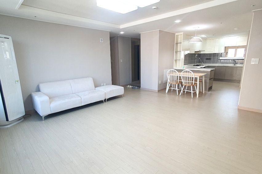 3룸의 넓은 신축아파트 0번째 이미지