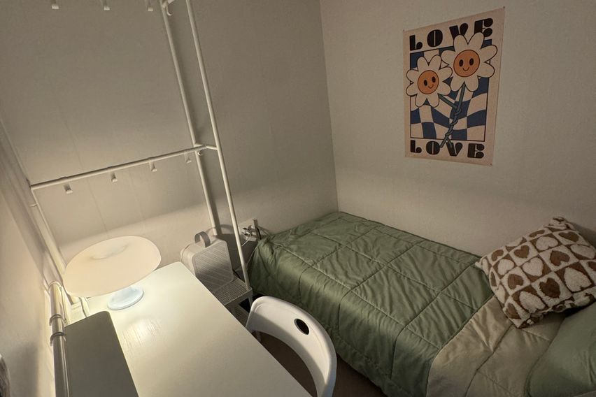 Clean single room at Sanbon Station 2th image