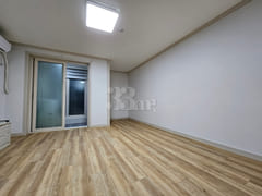 Studio apartment near the lake park 7th image