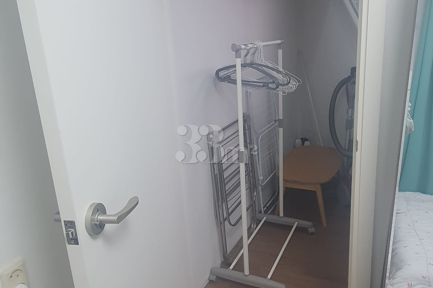 Two-room apartment in a semi-basement in Mia- 9th image
