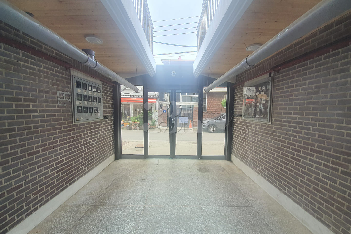 Studio with separate room, bathroom type 9th image
