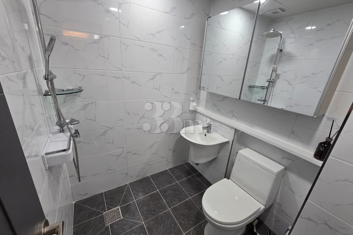 Fully furnished new-build 1.5-room unit 8th image