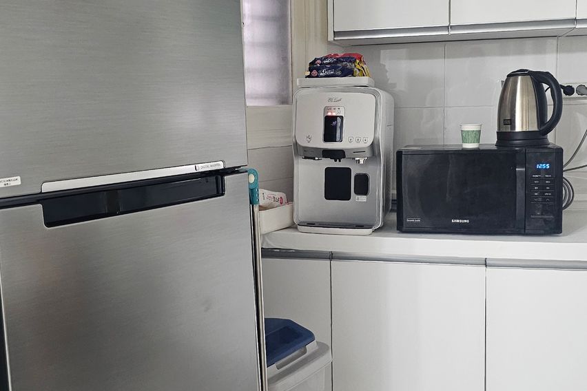 신논현역 5번출구 앞 4번째 이미지