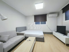 Fully furnished studio, 7-minute walk from Se 7th image