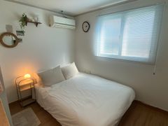 Fully furnished studio near the subway statio 0th image