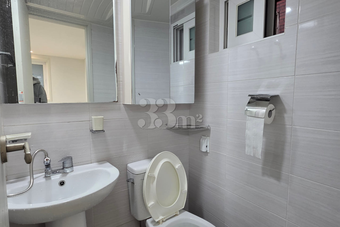 Banghak Station New Studio Apartment 2 8th image