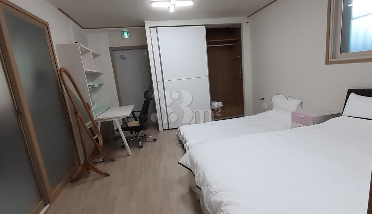 1.5-room apartment, 4, 7-minute walk from Yon 1th image
