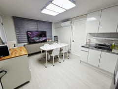 Shinbundang Line ๐บ / 2-Room Unit / Sleeps 4 0th image