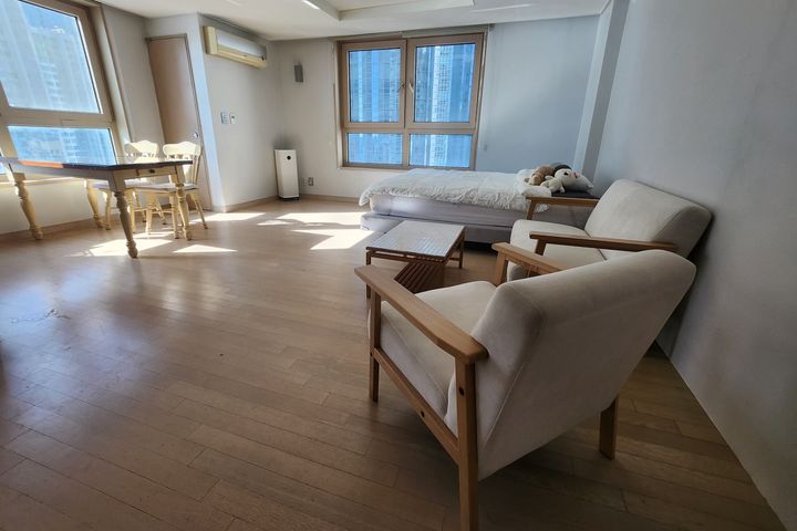 Marine City, double-sided window, large room 17th image