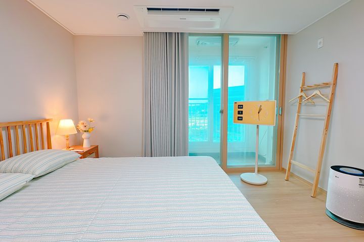 Gyeyang New Three-Room Apartment with Full Op 8th image