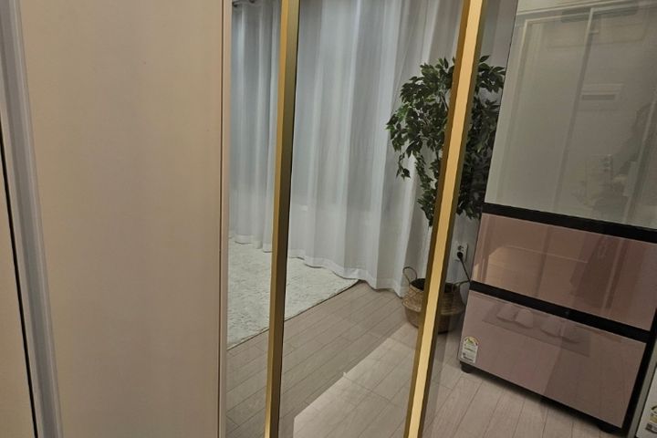 Clean, fully-furnished apartment in Seongbuk- 3th image