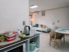 Spacious, Great-Value 2-Room Unit (Sleeps 3) 12th image