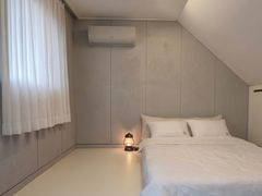 🎉New Listing💜Duplex + Courtyard Terrace 9th image