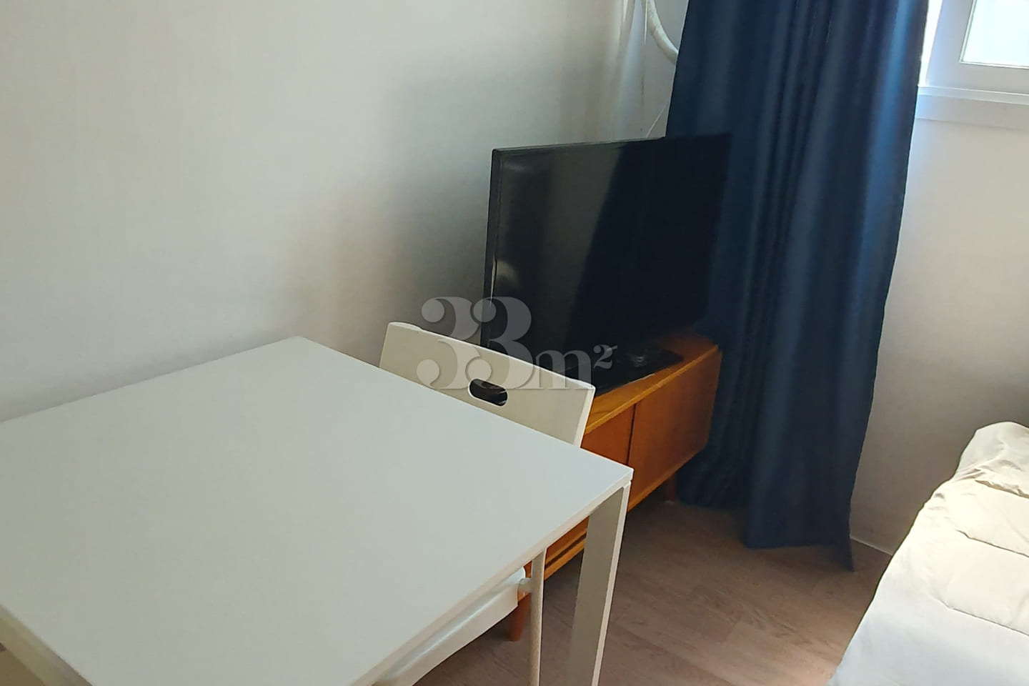 Two-room apartment in a semi-basement in Mia- 2th image