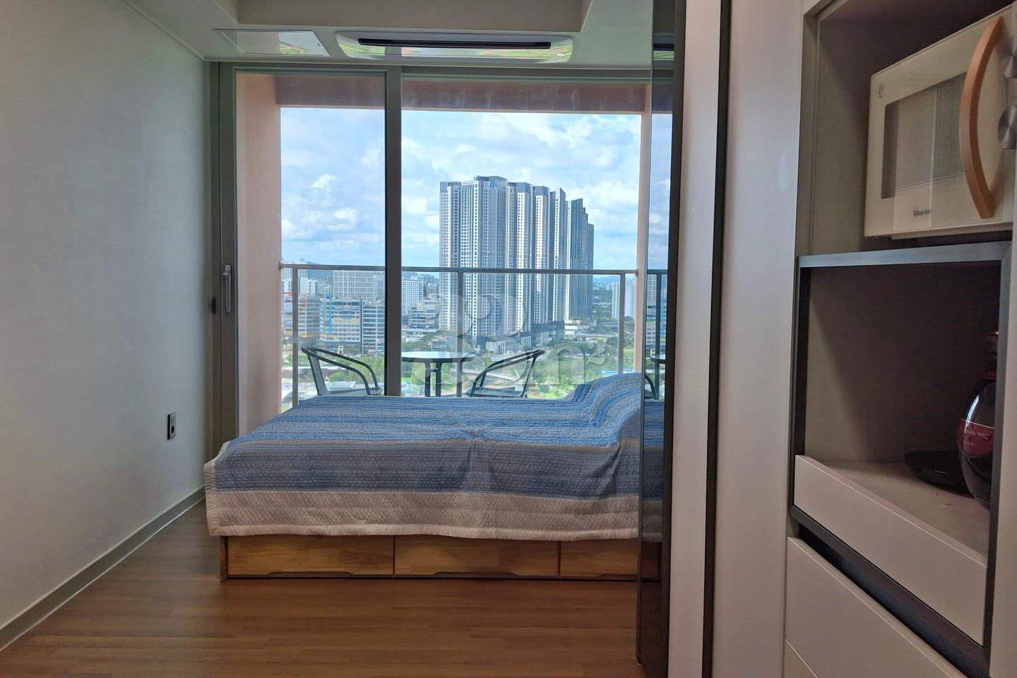 The best lake view at Yadang Station 3th image