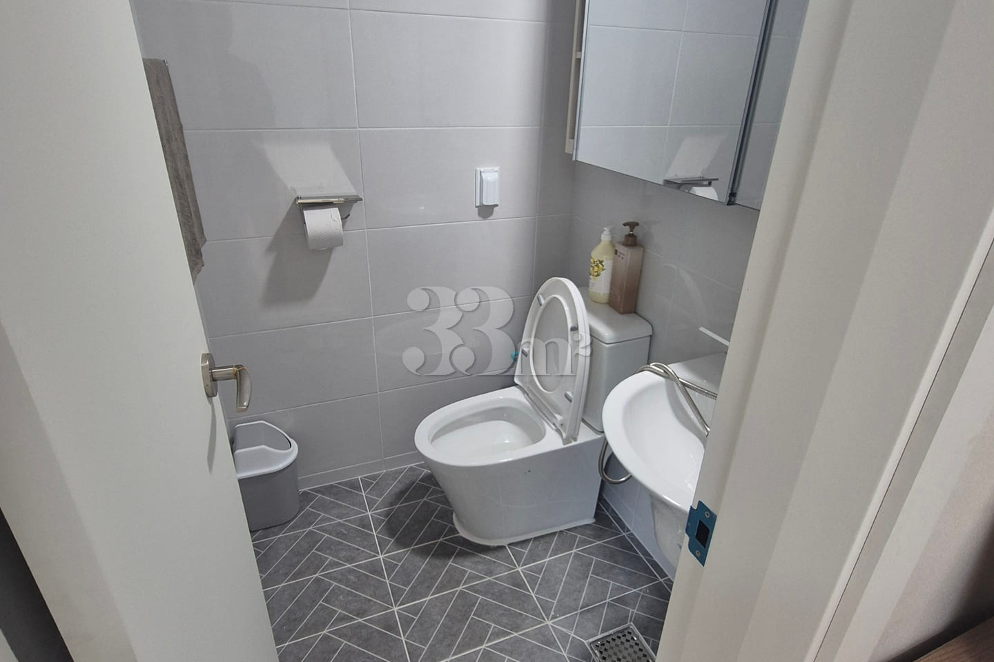 Newly built studio apartment near Chowol Stat 4th image