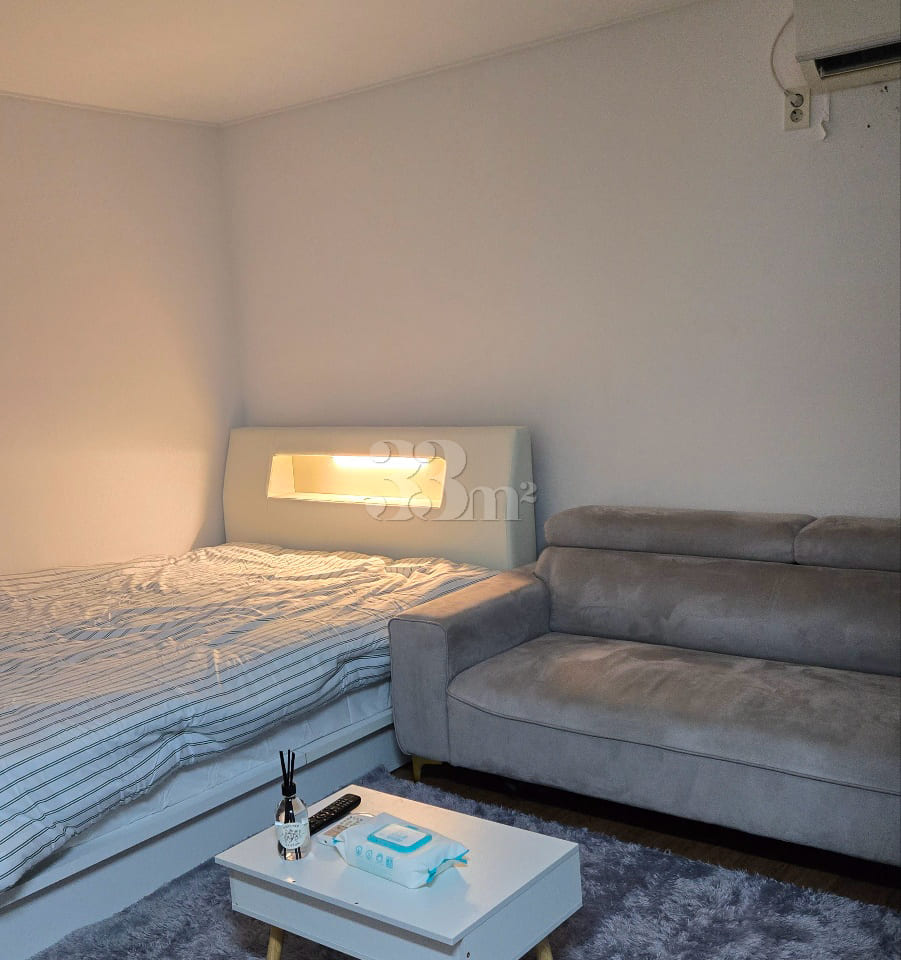 A studio apartment you'll want to stay in 2th image