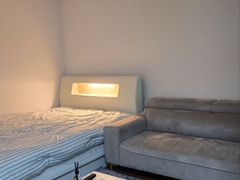 A studio apartment you'll want to stay in 2th image