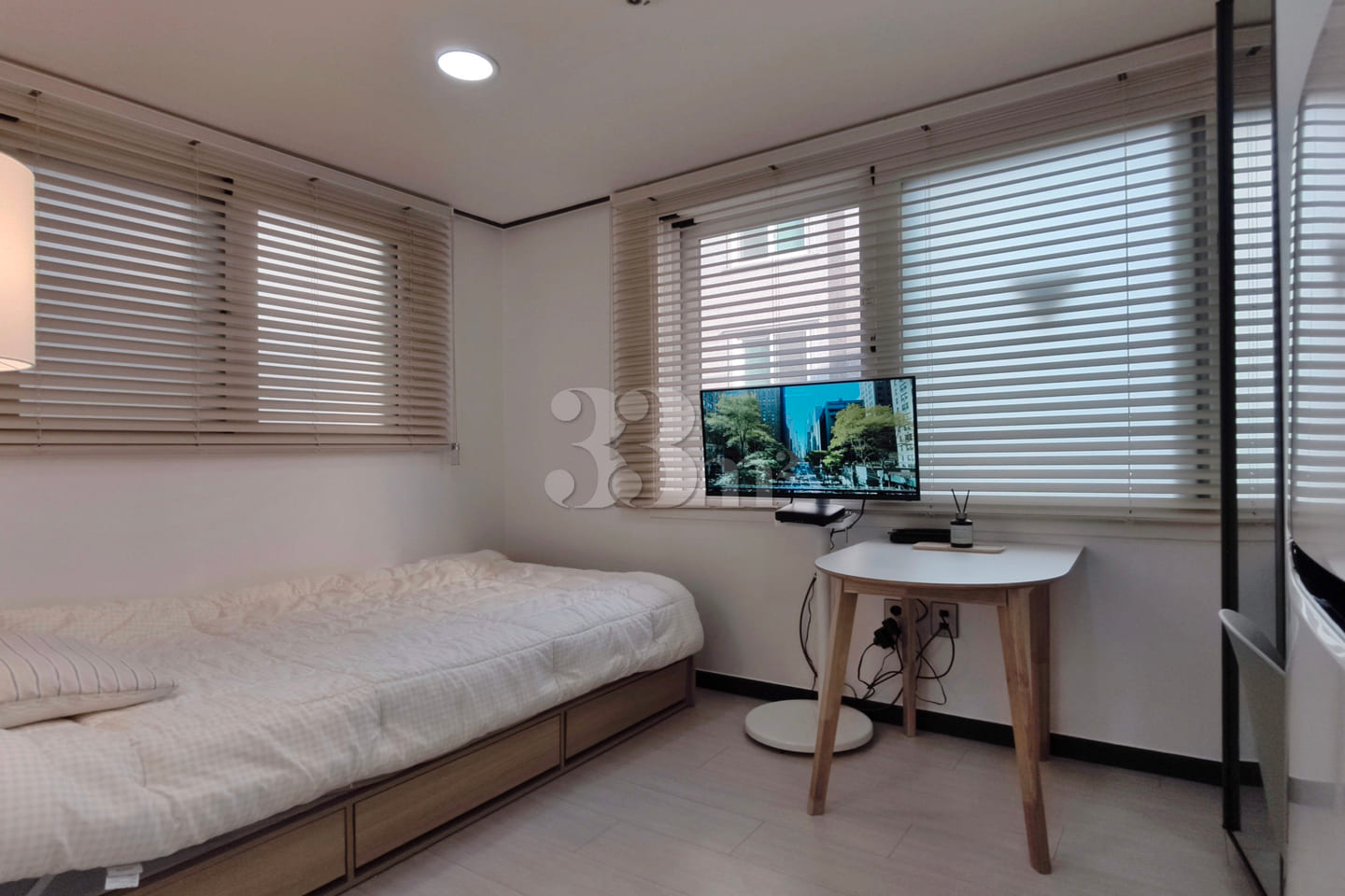 Large studio apartment near Sindae-bang Stati 2th image
