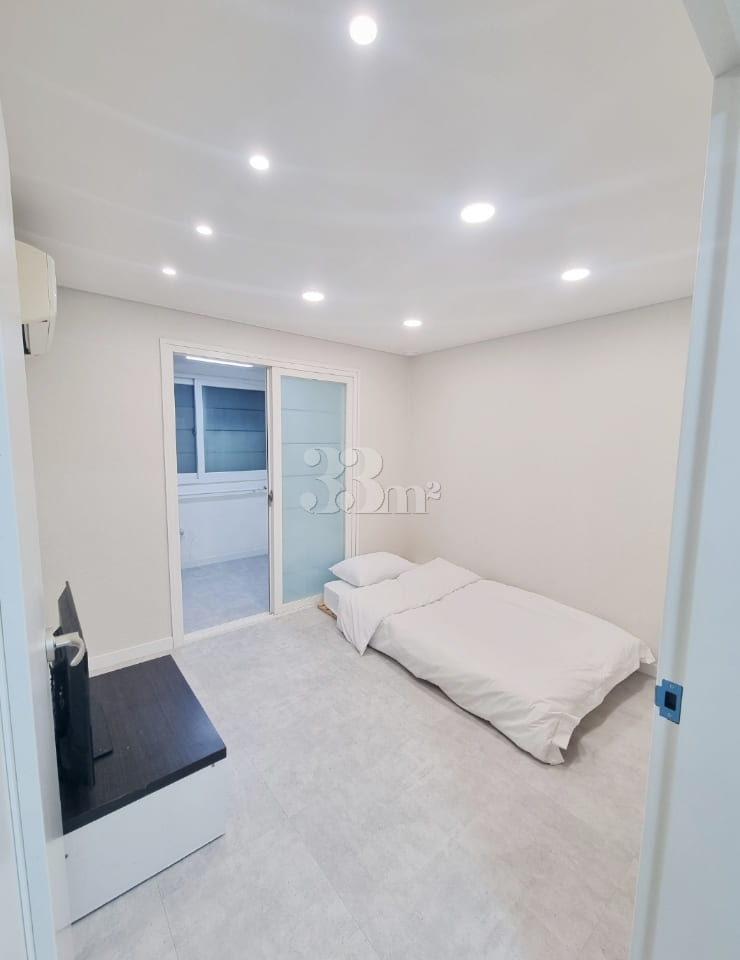 Remodeled, fully furnished H210 0th image