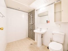 Spacious room on flat ground, suitable for 4 7th image