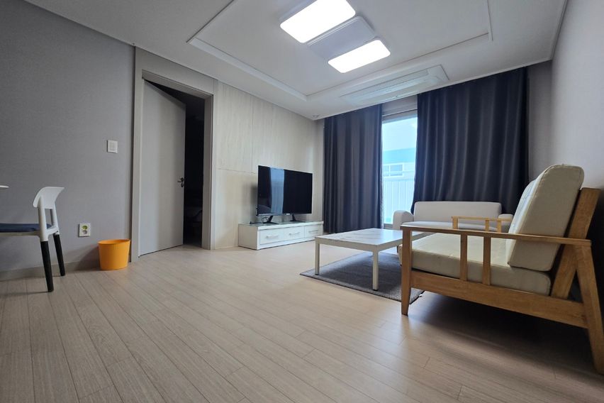 공항마을 방3화2아파트 0번째 이미지