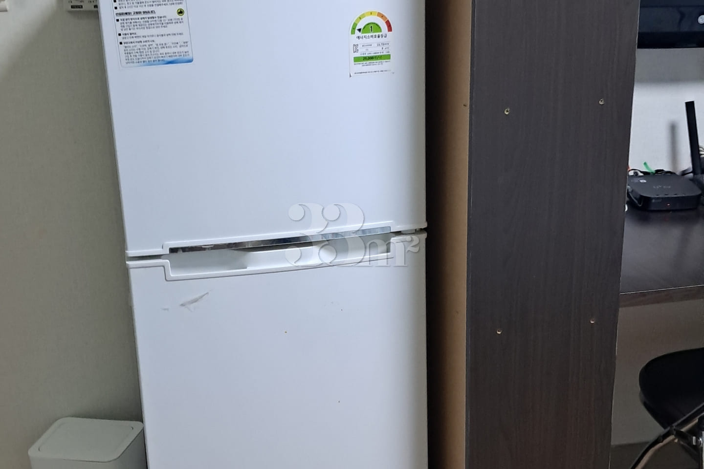 A clean house near Starbucks. 2th image