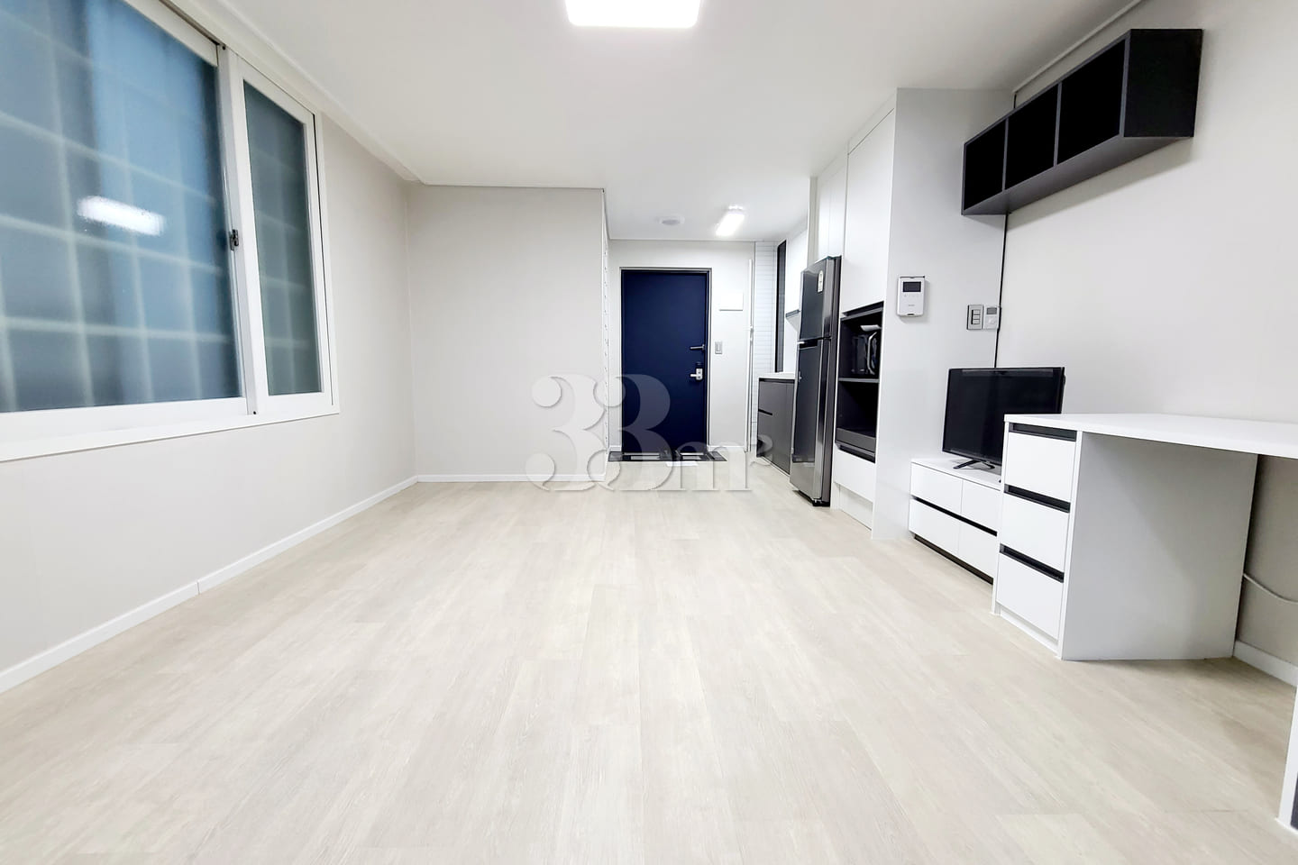 Clean, fully-furnished studio apartment 1th image