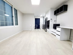 Clean, fully-furnished studio apartment 1th image