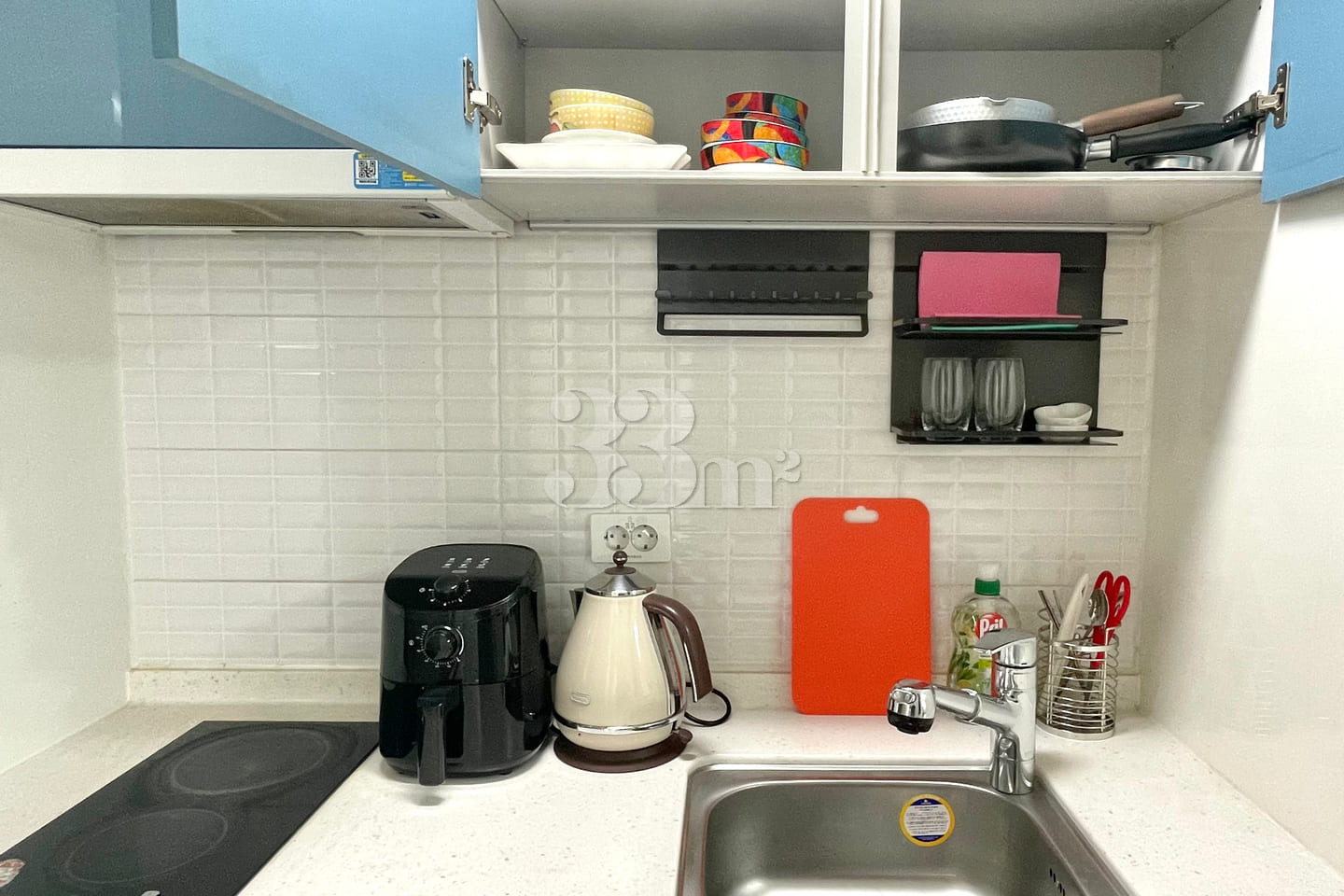 Fully furnished apartment in the prime area o 6th image