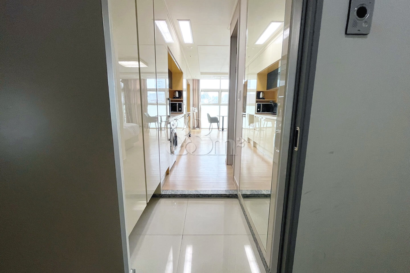 Spacious area at Seoul Station 1th image