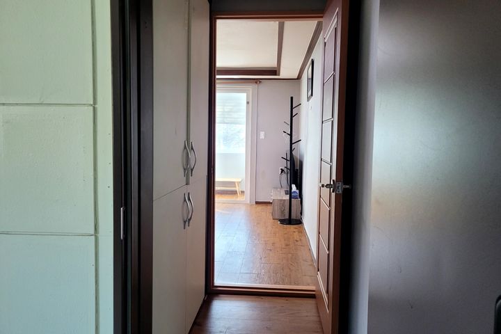 Room 203 3th image