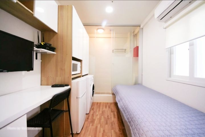 Newly built, fully furnished room for women 6th image