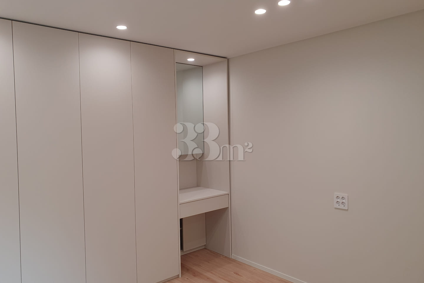 Top-of-the-line remodeled 3-room apartment in 4th image