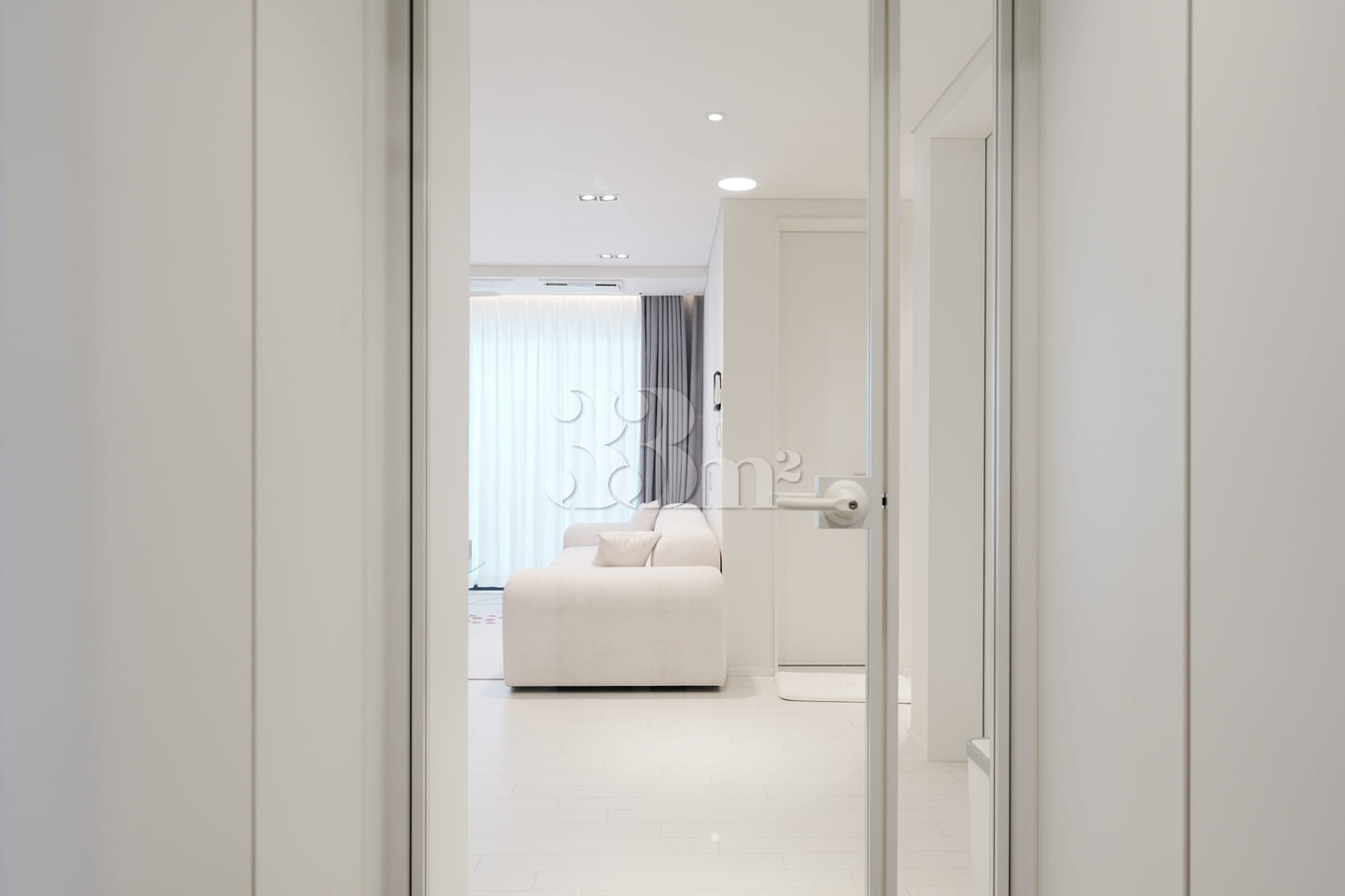 2nd floor, 5 people, 4 beds, 2 bathrooms 1th image