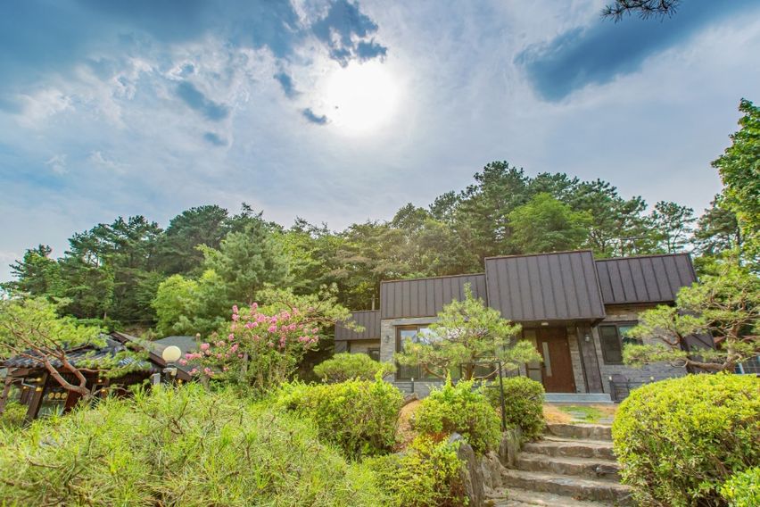 옥천,저수지,넓은정원 1번째 이미지