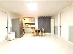 A neat and cozy house. 0th image