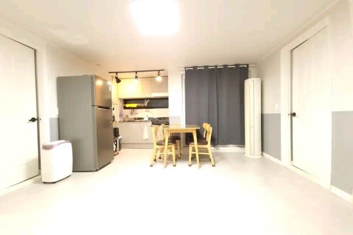 A neat and cozy house. 0th image