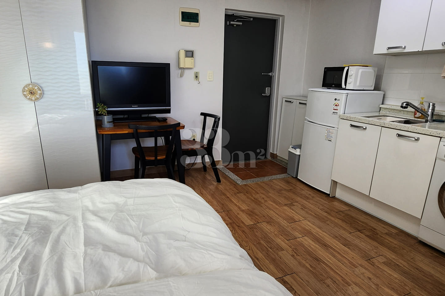 Fully furnished apartment next to Gyeongbokgu 9th image